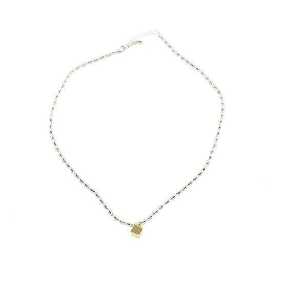 Колье с кубиком 